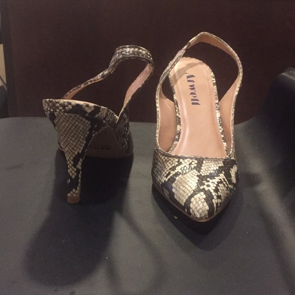 Corey high heel slick back pump - Picture 3 of 6